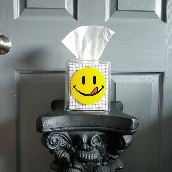 Smiley Face Transparent Plastic Tissue Box Cover